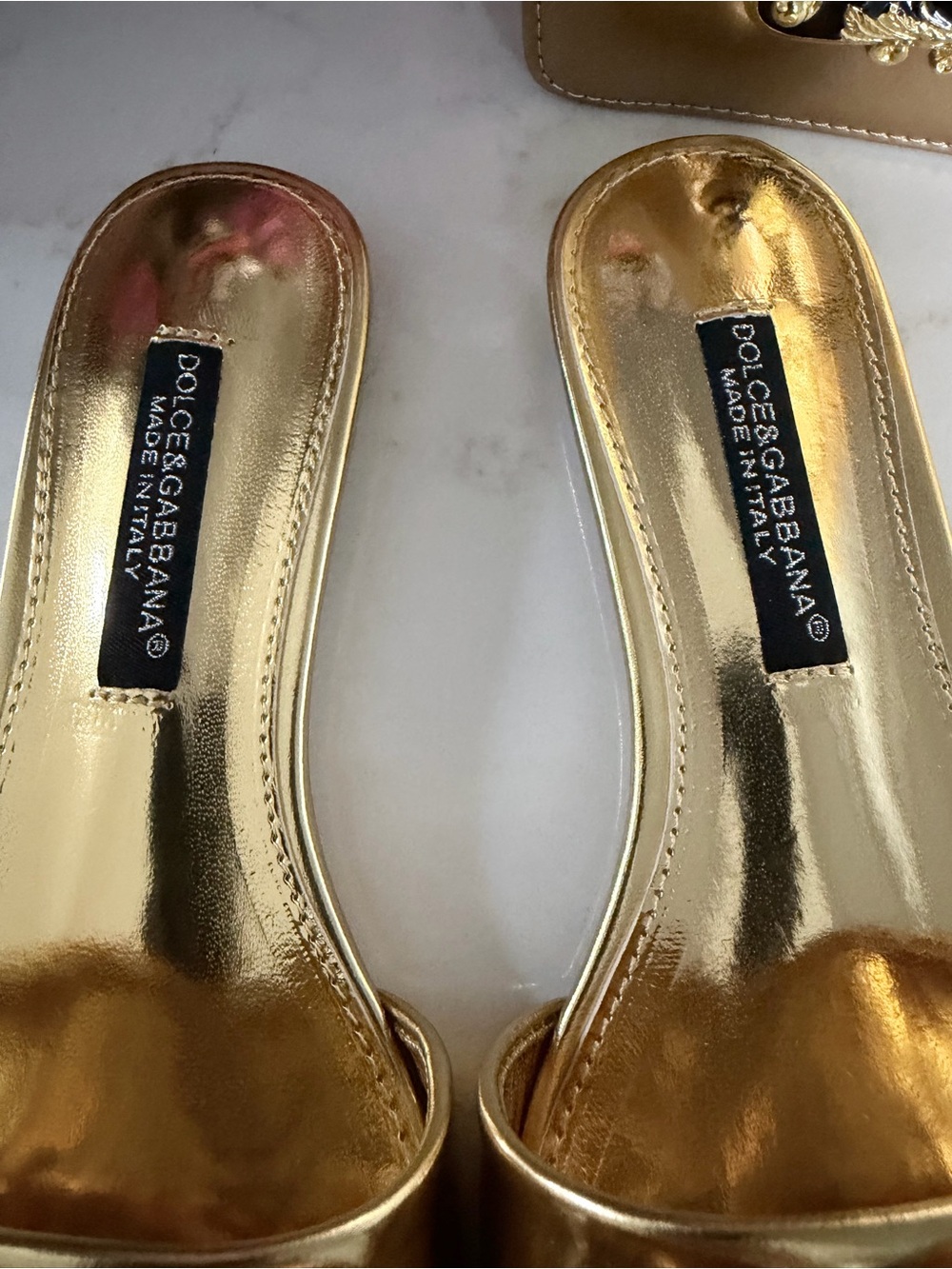 Metallic Gold Patent DG-Emblem Shoulder Bag with Matching Slides size 6 - Picture 4 of 16